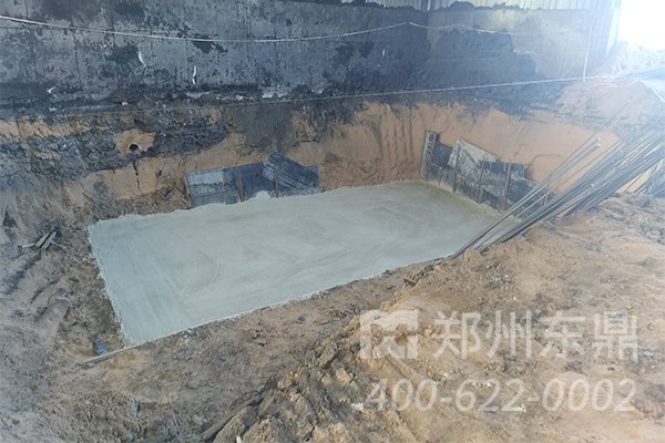 煤泥烘干機(jī)生產(chǎn)線基礎(chǔ)建設(shè)施工現(xiàn)場(chǎng)實(shí)拍